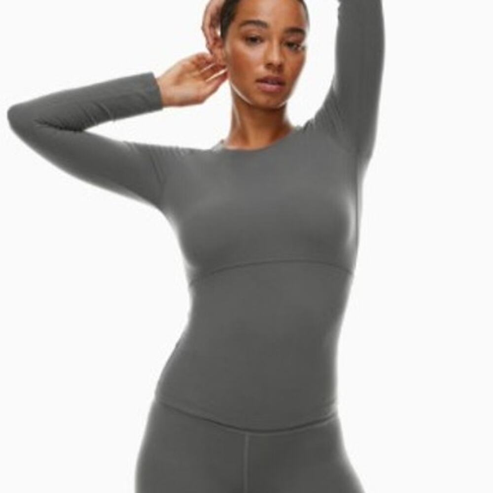 Aritzia TNAction Gray Long Sleeve Top Medium